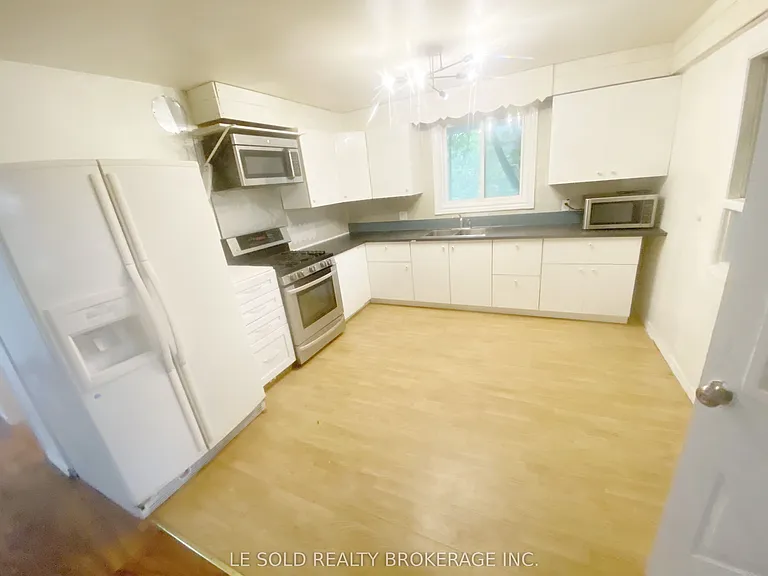 169 Gormley Rd W — Photo 7