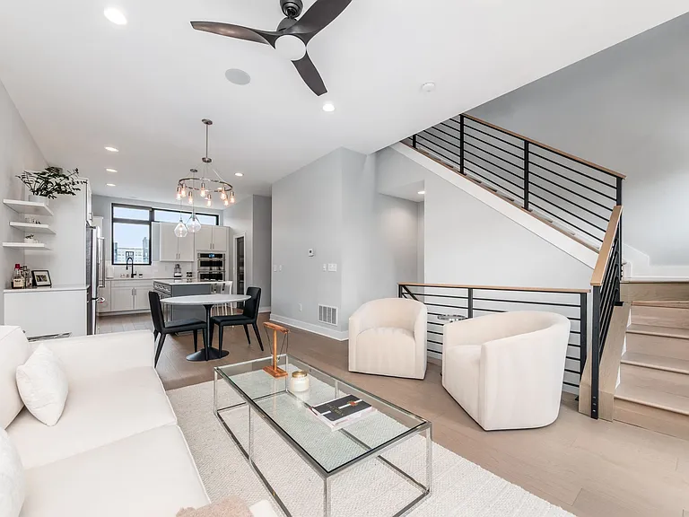 271 Neruda Ave — Photo 22