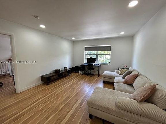 4th image of 1520 McKinley St APT 206E