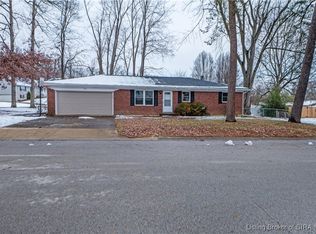 212 Village Pine Drive, New Albany, IN 47150