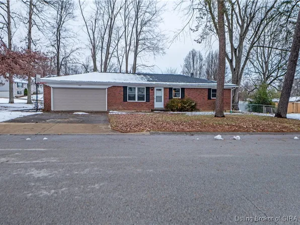 212 Village Pine Drive, New Albany, IN 47150