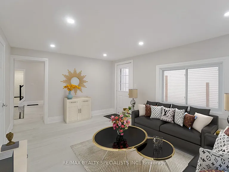 86 Mill St — Photo 3