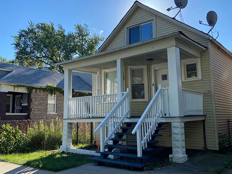 8024 S Muskegon Ave — Photo 1
