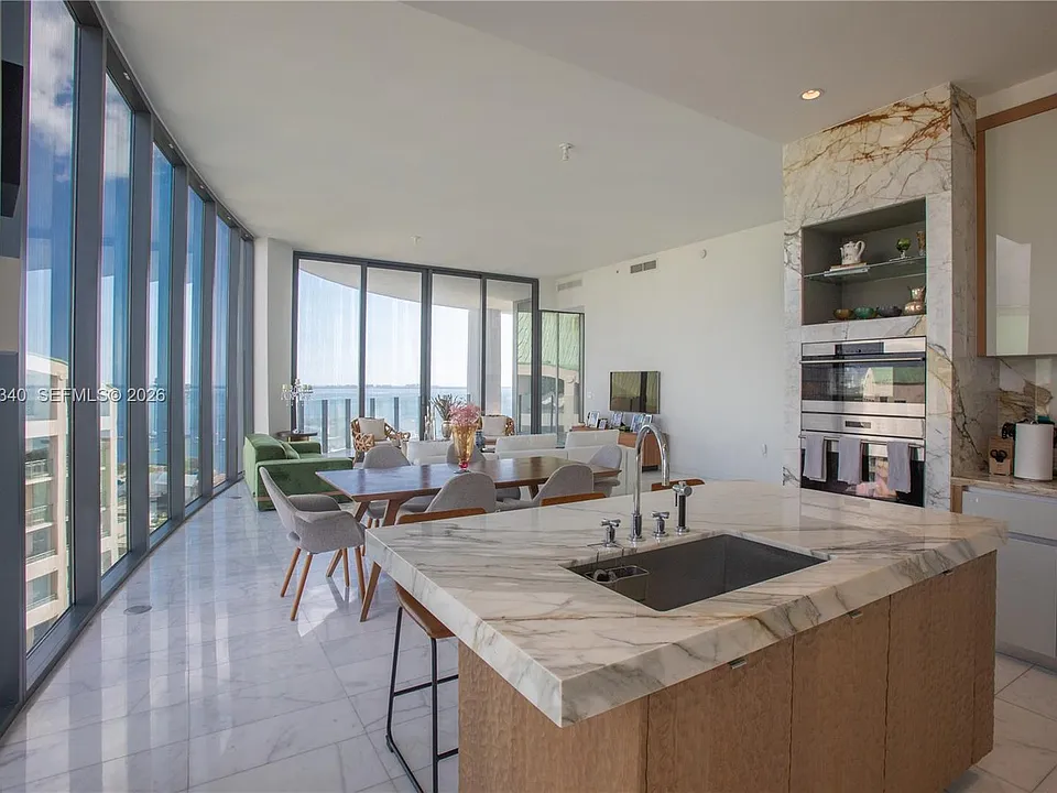2821 S Bayshore Dr #20D