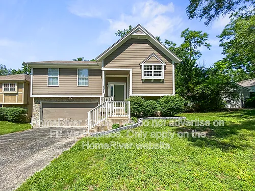 9108 Oak St Photo 1