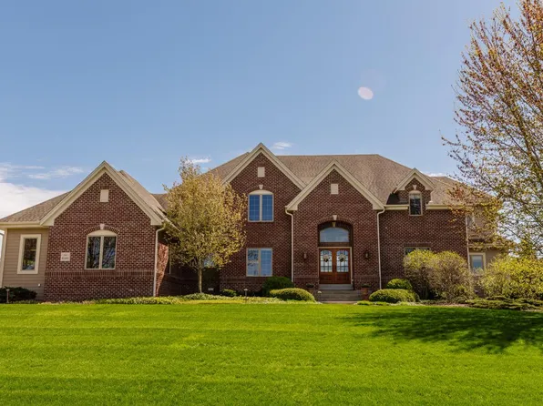 N61W28983 Parkside PLACE, Hartland, WI 53029