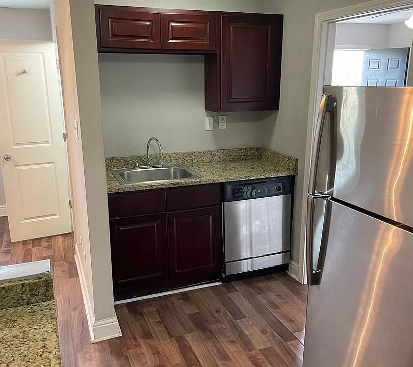 2309 Baronne St #103