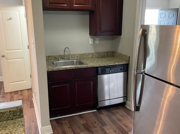 2309 Baronne St #203