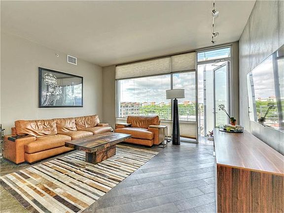5th image of 210 Lee Barton Dr #614
