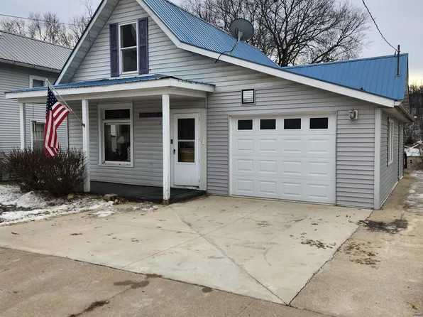 200 High St SE, Elkader, IA 52043