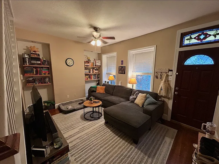 3928 Manor St — Photo 2
