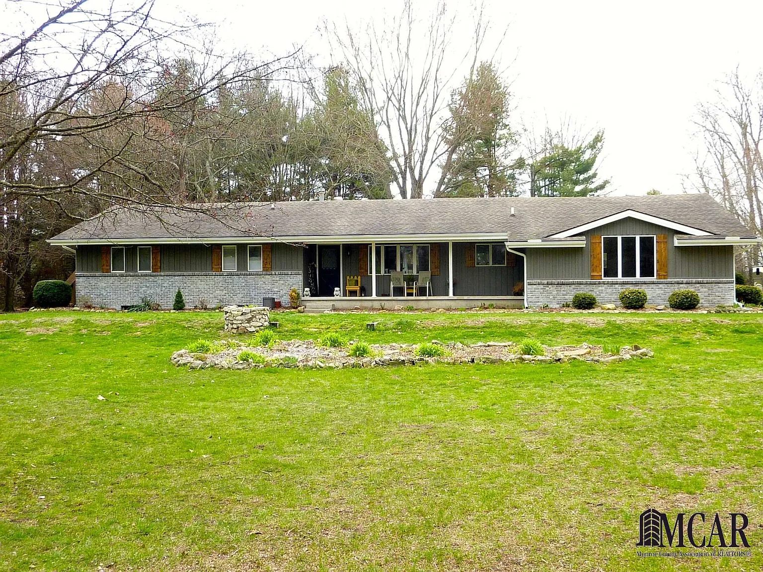 15655 W Albain Rd photo 1