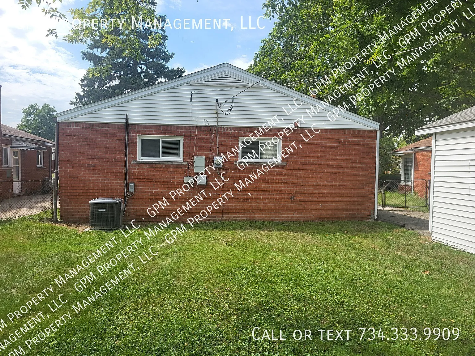 Home in South Dearborn Heights! — Photo 4