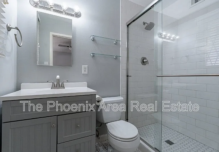 1001 E Campus Dr — Photo 9