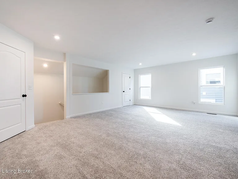 10029 Windcrest Farms Ln — Photo 32