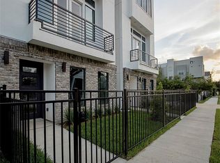 5703 Larkin St #B, Houston, TX 77007