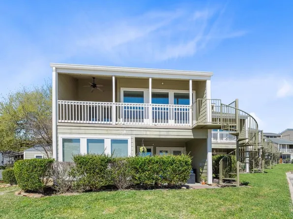 30 April Point Dr S, Montgomery, TX 77356