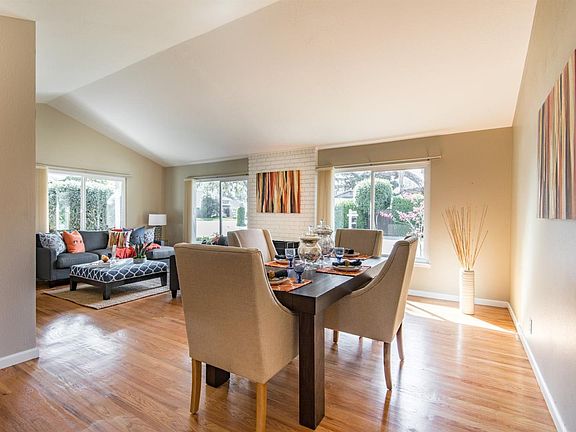 3rd image of 1622 Montemar Way
