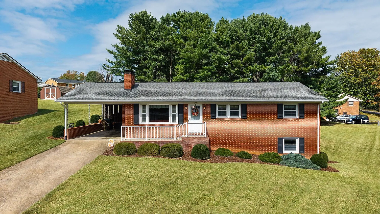 118 Fox Hill Dr photo 1