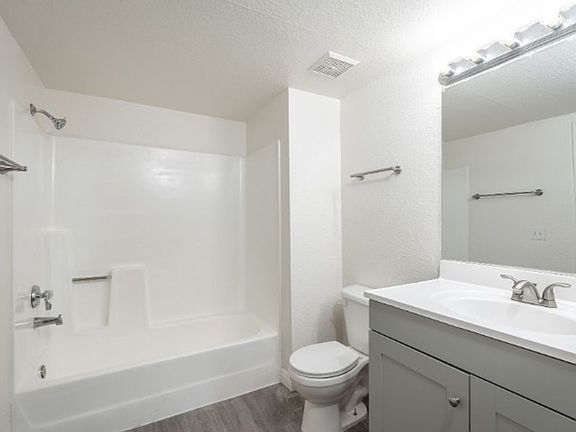 4th image of 3573 Columbia Ave Unit 16