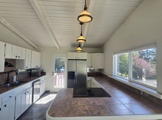 2826 NW Oar Ave, Lincoln City, OR 97367