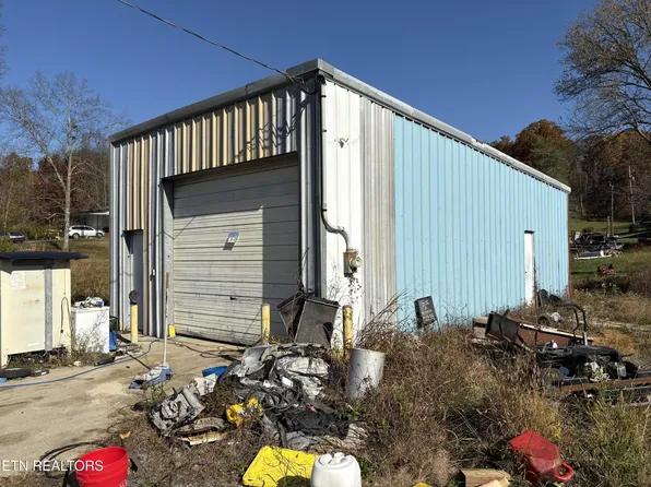 9427 Smoky Row Rd, Strawberry Plains, TN 37871
