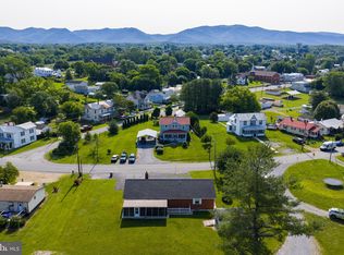 203 2nd St, Shenandoah, VA 22849
