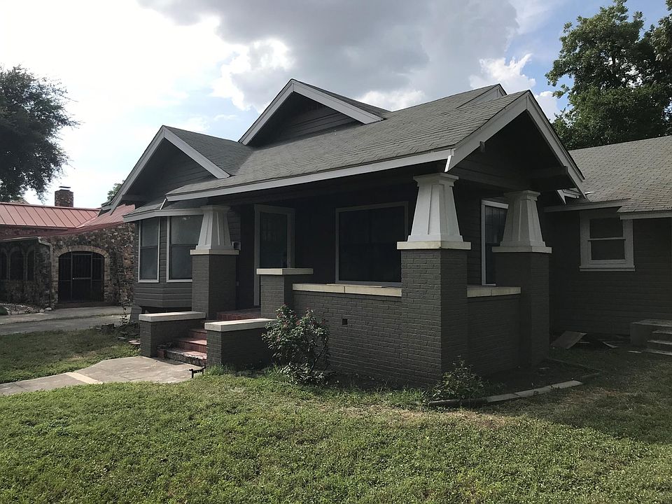 1st image of 1609 W Summit Ave #B