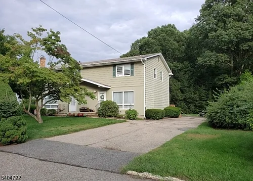 19 Grove St #B Photo 1