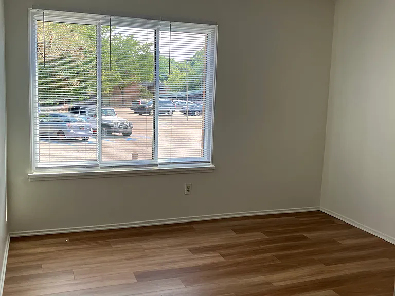 1265 S Maple Rd #207 — Photo 12