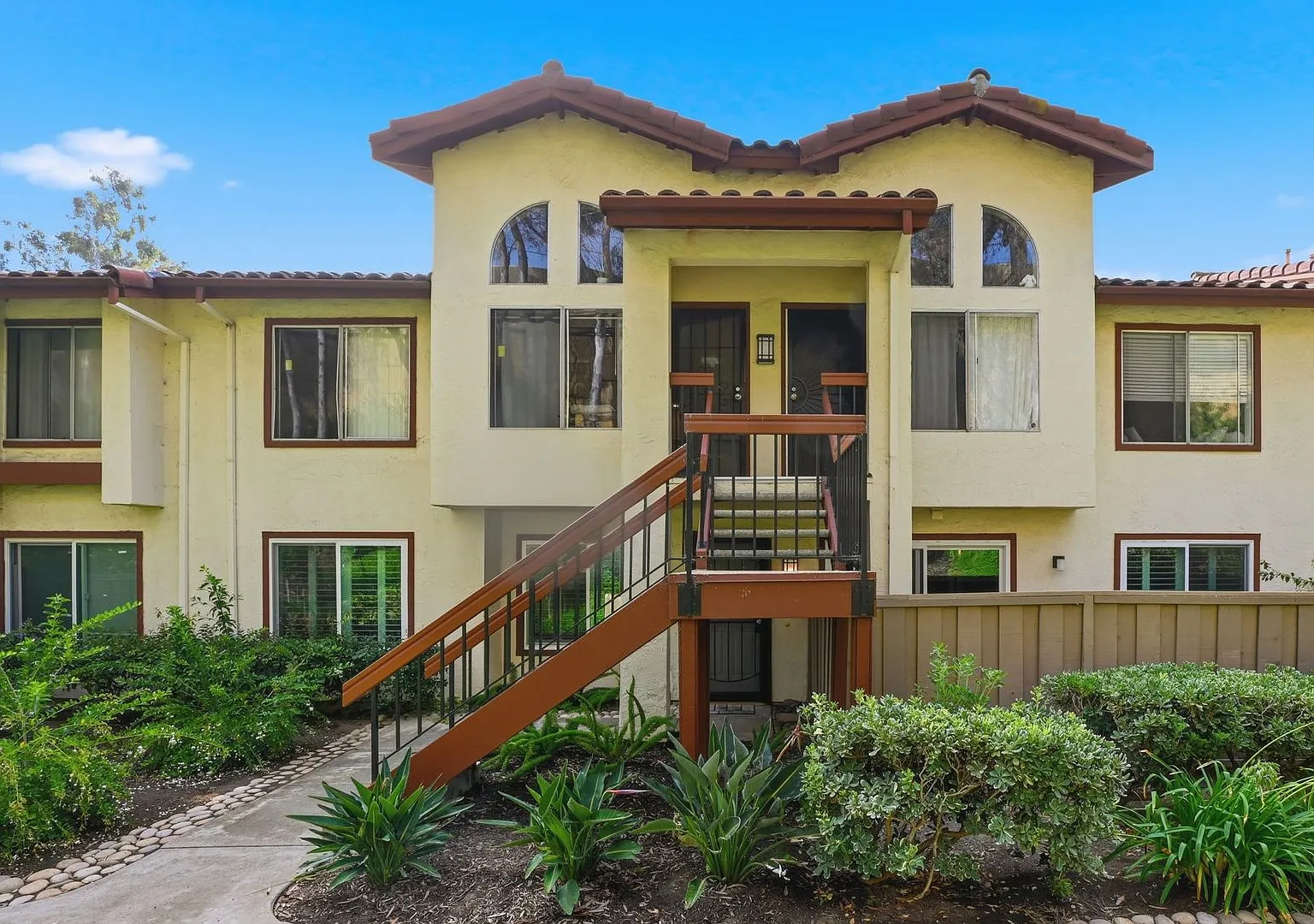 Spacious 2BR Condo in La Jolla Colony | Dual Primary Suites + Parking + In Unit Laundry — Photo 1