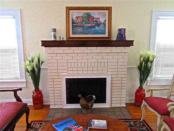 5th image of 723 Carlton Ave