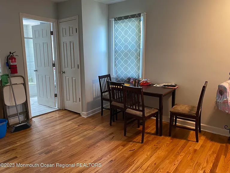 35-37 Hudson Ave — Photo 6