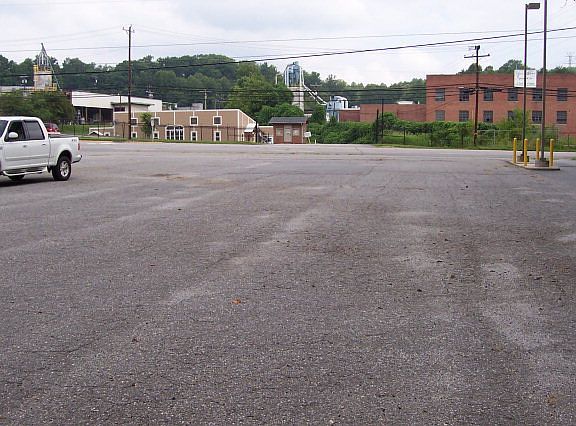 3rd image of 206 Elkin Hwy