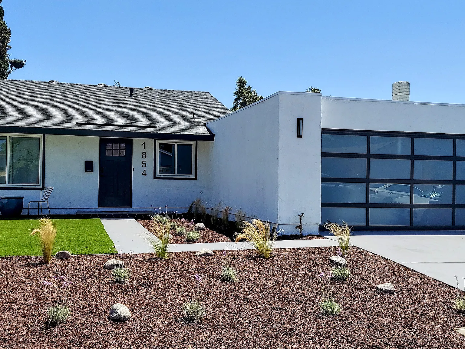 4 bed, 1450 sqft, $9,000 — Photo 1