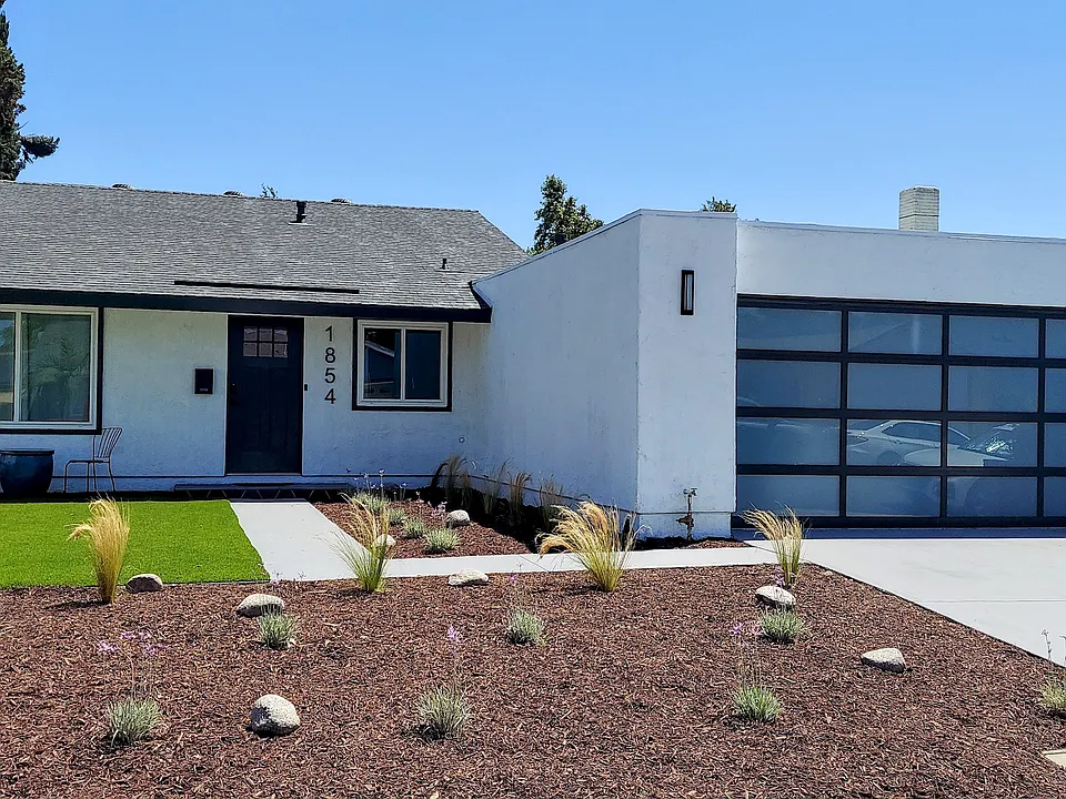 1854 E Gaviota Ct