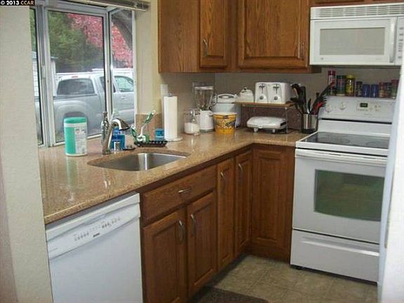 5th image of 5017 Hiller Ln