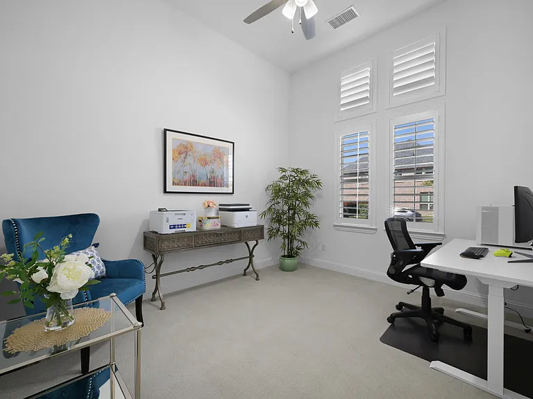 731 Drummond Dr — Photo 33