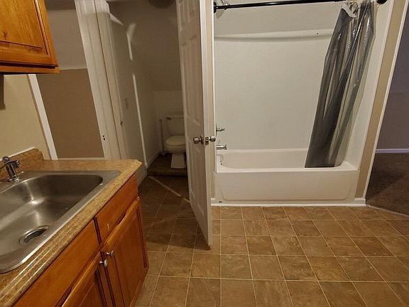 4th image of 3161 W 82nd St #3