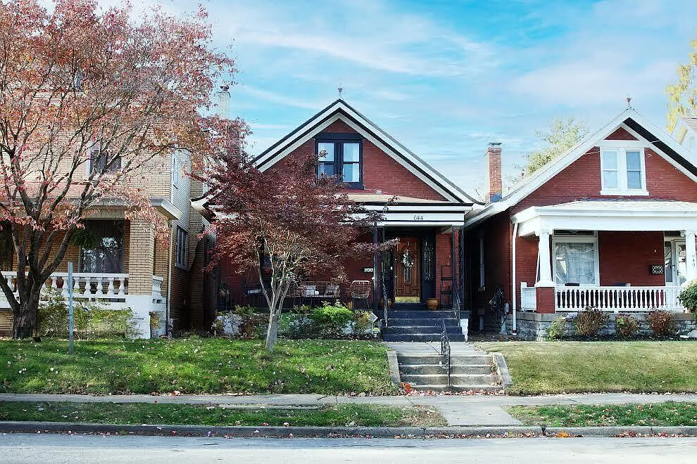 644 Oak St photo 1