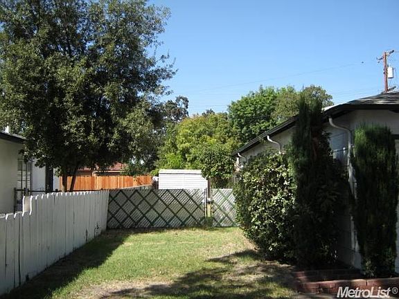 3rd image of 545 E Sonoma Ave