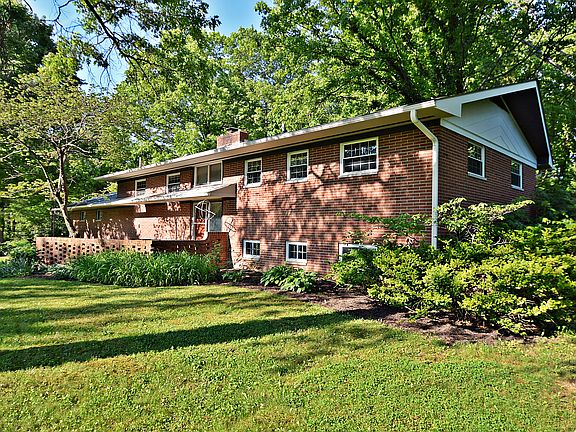 4th image of 260 N Belmar Dr