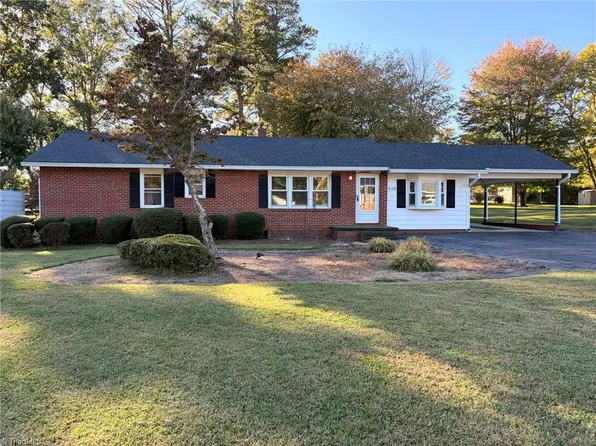 938 Brownwood Dr, Winston Salem, NC 27105