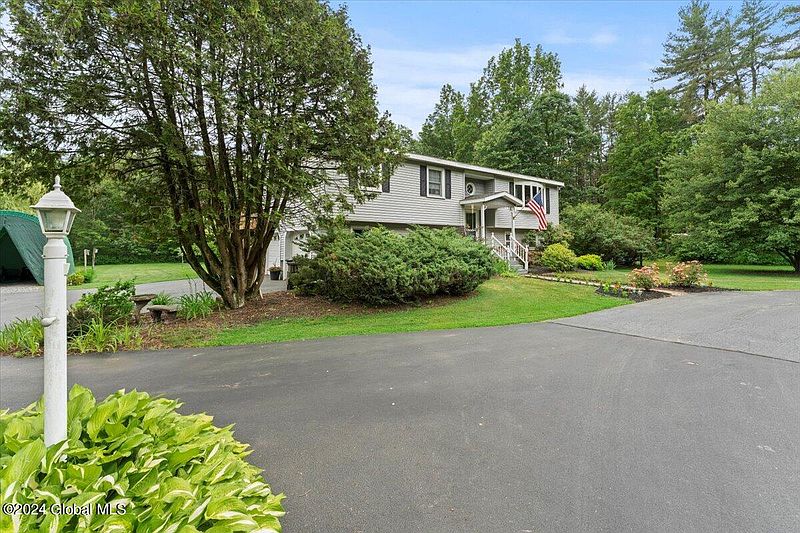 4th image of 1026 Raymond Road