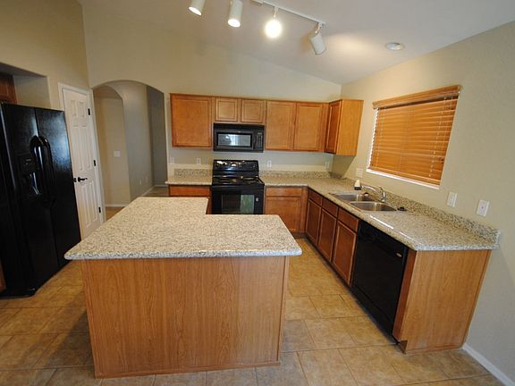 5th image of 1189 E Lakeview Dr