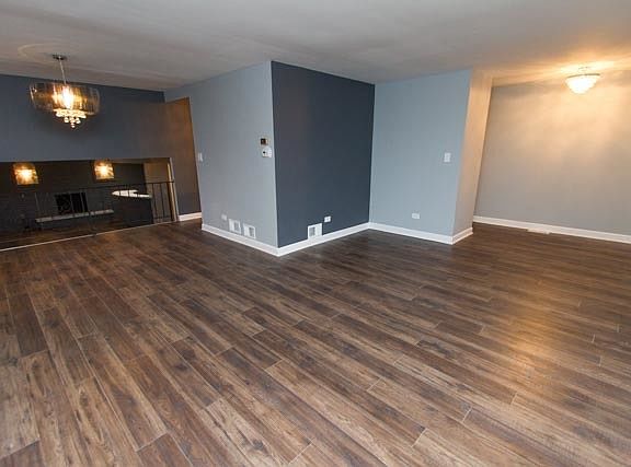 2nd image of 2800 Lake Park Dr