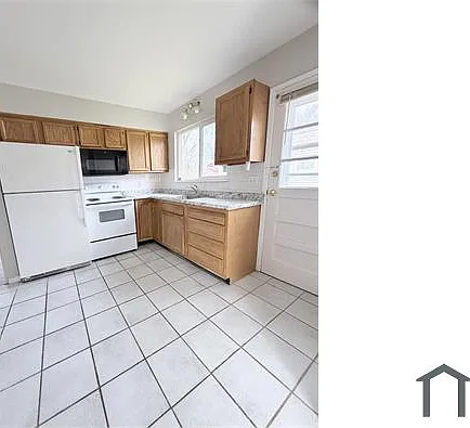 241 Flora Dr — Photo 16