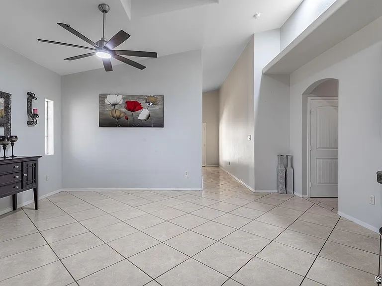 1533 E D St — Photo 8