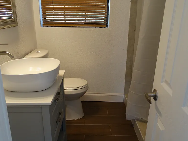 7878 Caxton Cir E — Photo 9