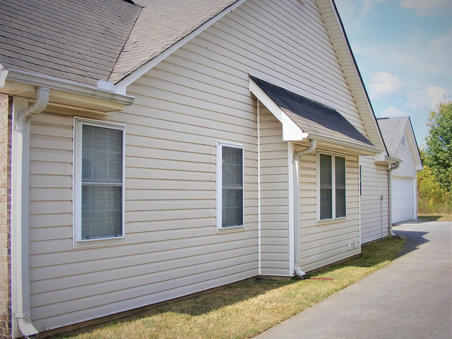 2 bed, 1147 sqft, $1,950 — Photo 2